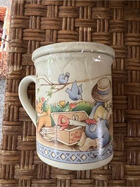 Country Kids Cream and Brown 'Dads are Best' Collector Mug Base